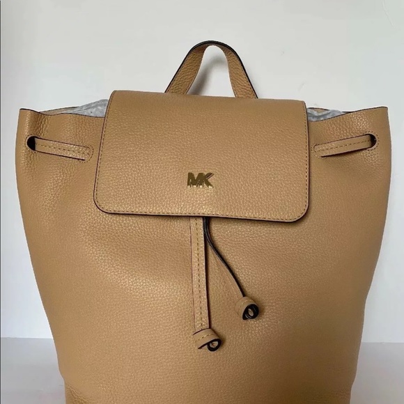Michael Kors Junie Flap Backpack Leather Butternut - Picture 5 of 7